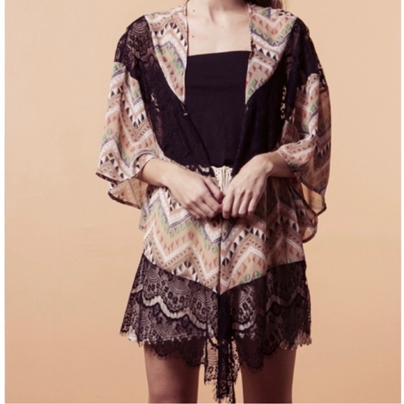 5/$10 RYU Ethnic Pattern Lace & Fringe Chiffon Kimono - Picture 3 of 4